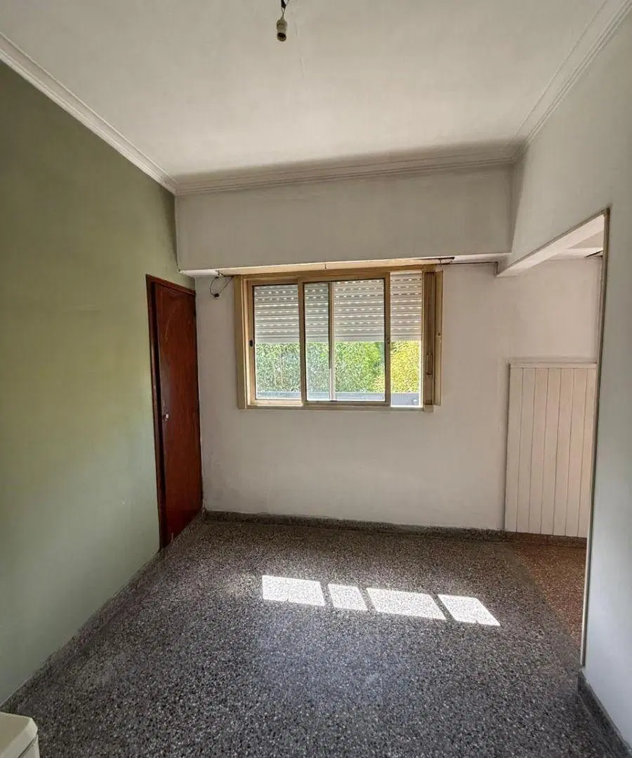 DEPTO EN ALQUILER
3 DORMITORIOS BALCON FRENTE
ubicado en calle 134 Y 32 4