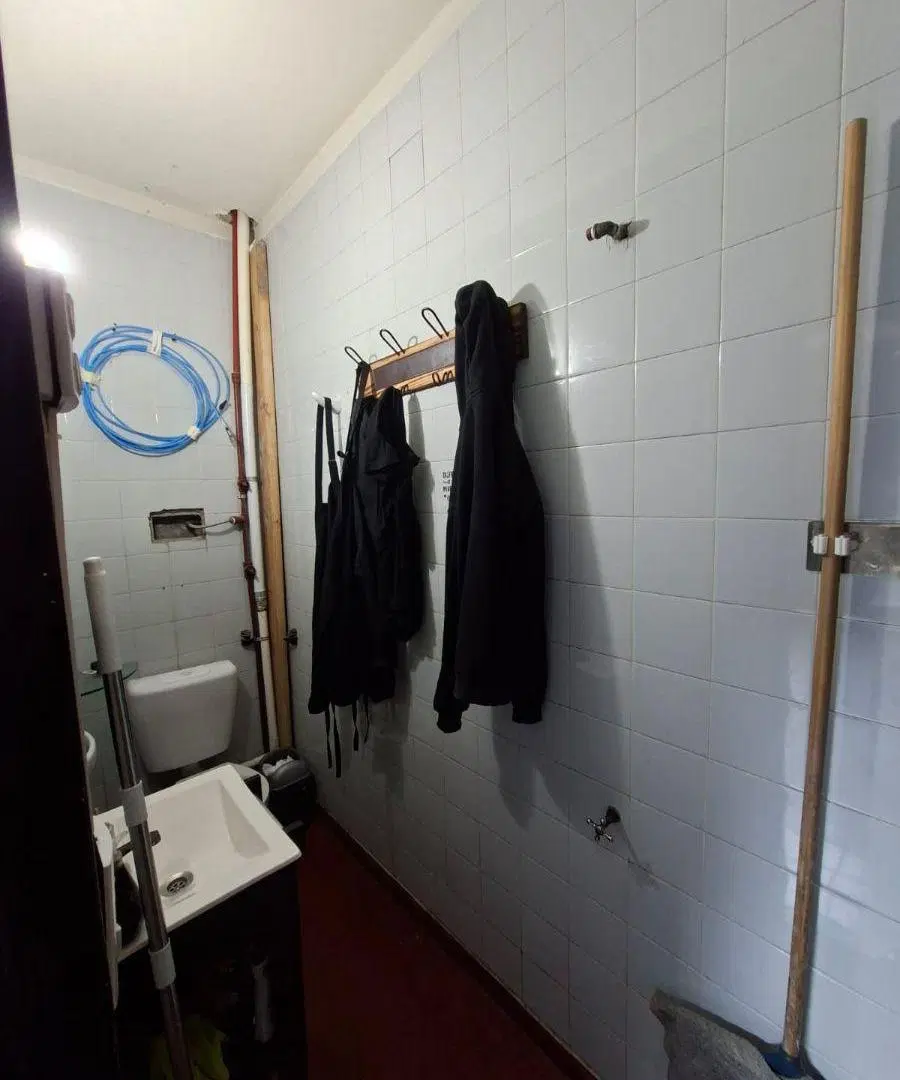 VENTA LOCAL
ubicado en 14 Y 54
28 m2 totales 2