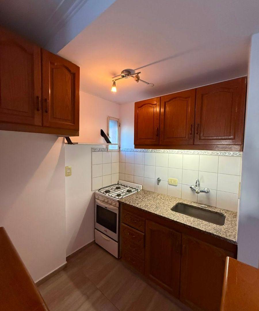 Foto de ALQUILER MUY LINDO DEPTO BALCON AL FRENTE 1 DORMITORIO Ubicado en Av 13, imagen 5