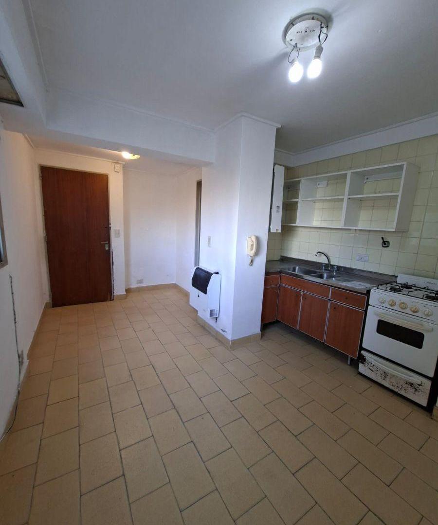 Foto de ALQUILER DEPTO 1 DORMITORIO, posibilidad a 2 ubicado en AV 7 e/ 43 y, imagen 5