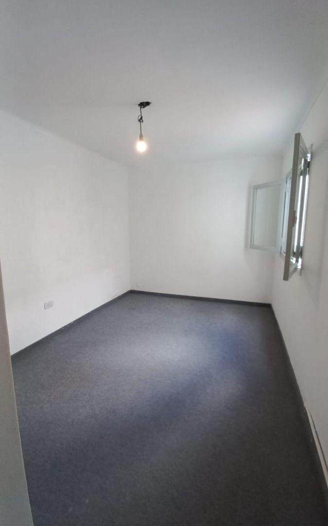 Foto de VENTA OPORTUNIDAD! DEPTO 1 DORMITORIO PB INTERNO Ubicado en 65 E/ 115 Y, imagen 5