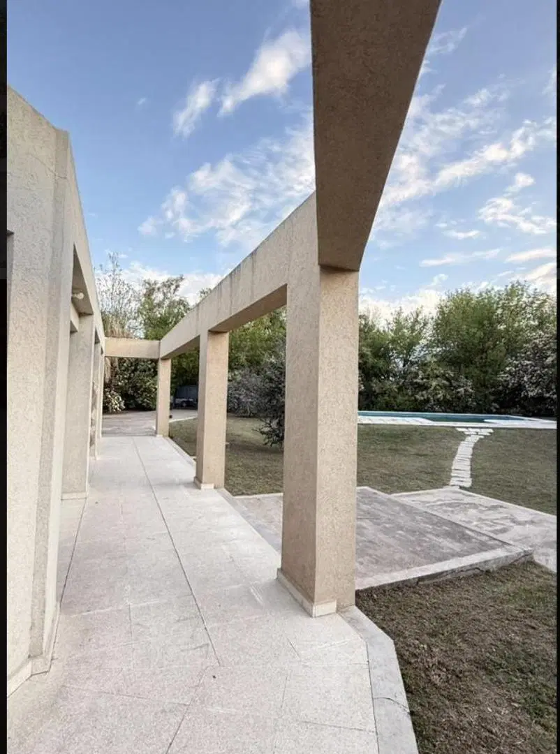 Venta Casa en Quintas de Italia lll, seguridad privada. 3