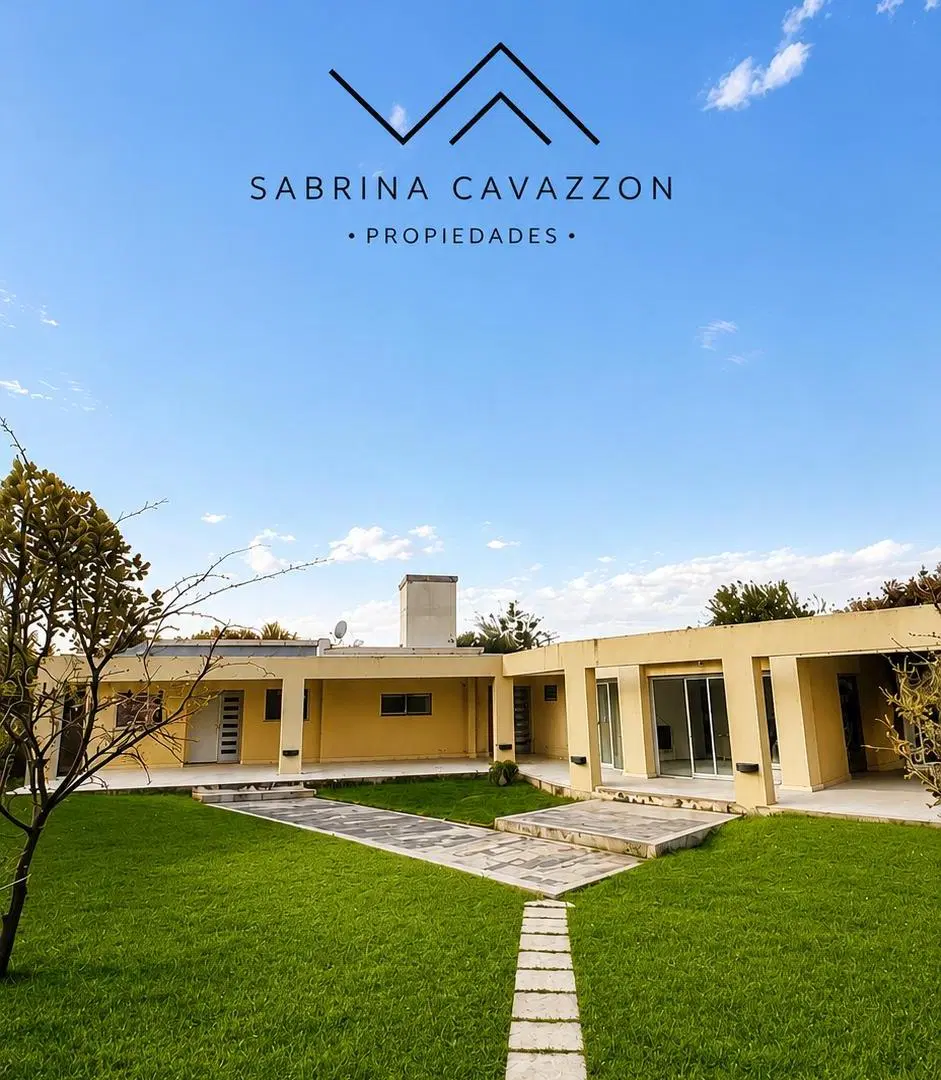 Venta Casa en Quintas de Italia lll, seguridad privada. 2