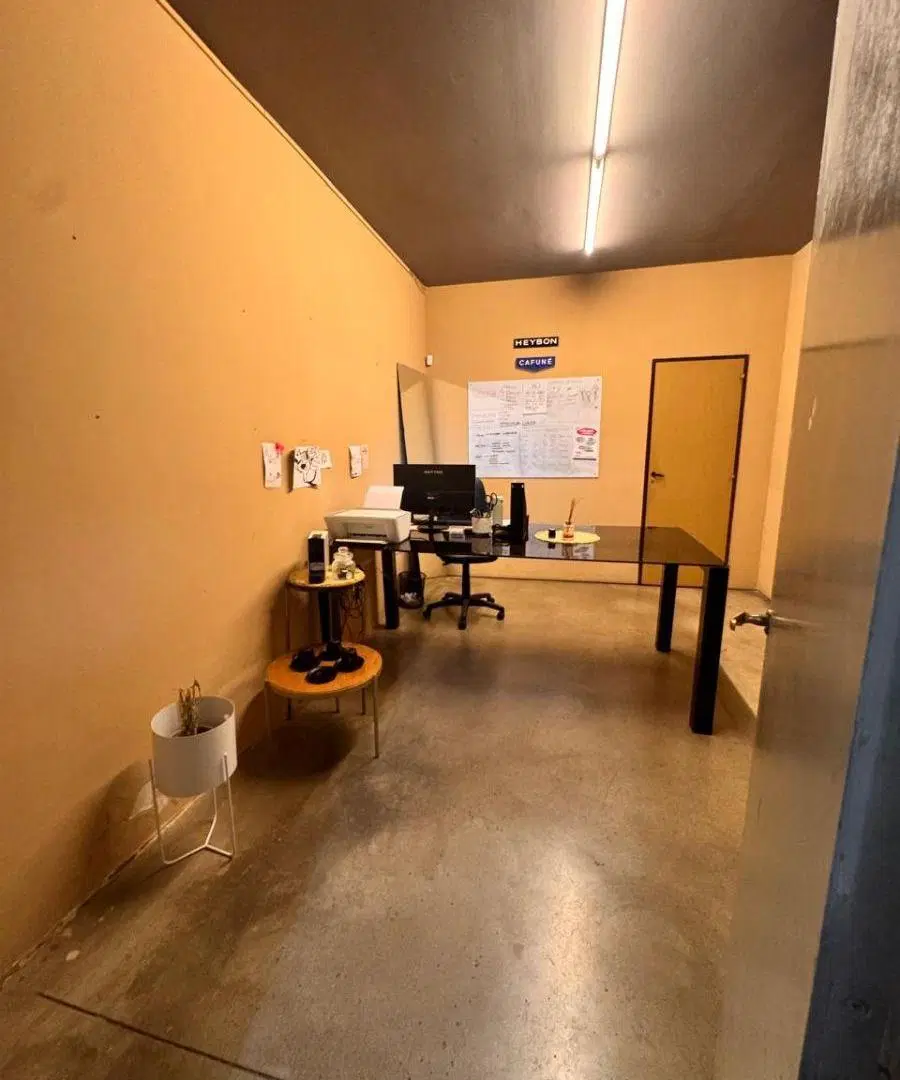 Venta Edificio comercial de 3 plantas en Av. Castro Barros al 600 8