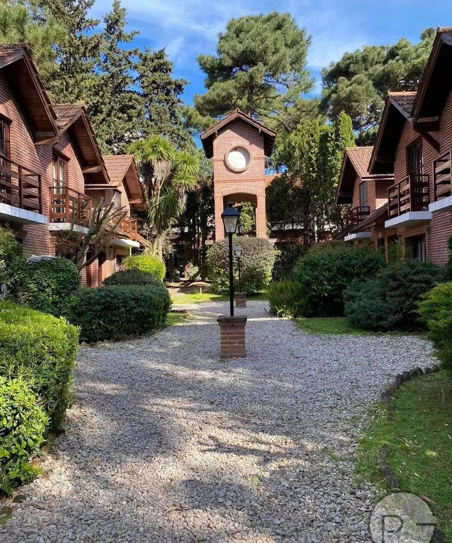 Venta duplex 3 ambientes con patio, Pinamar 1