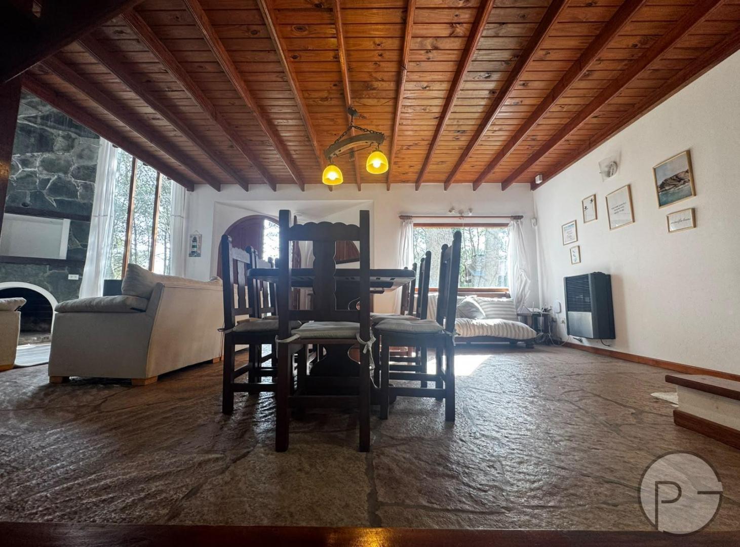 Foto de CASA EN VENTA DE 4 AMBIENTES EN CARILO, con posibilidad de FINANCIACIÓN, imagen 4
