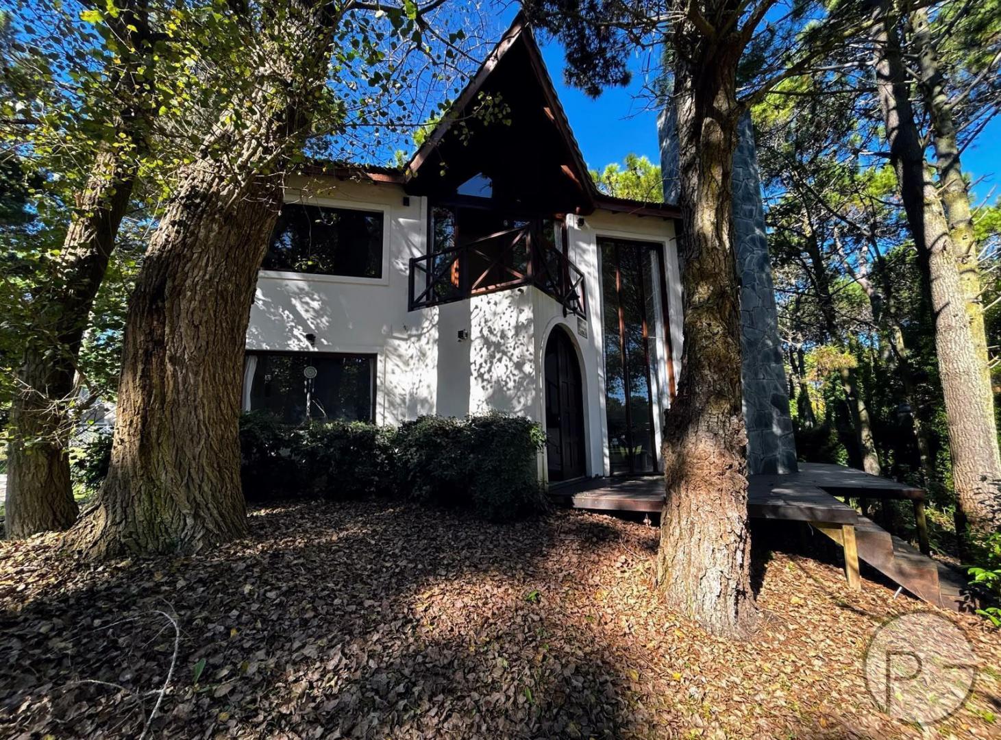 Foto de CASA EN VENTA DE 4 AMBIENTES EN CARILO, con posibilidad de FINANCIACIÓN, imagen 3