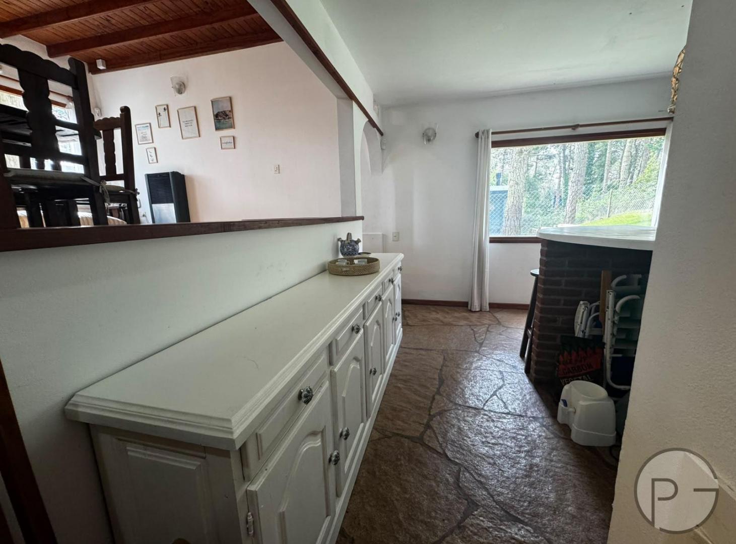 Foto de CASA EN VENTA DE 4 AMBIENTES EN CARILO, con posibilidad de FINANCIACIÓN, imagen 2