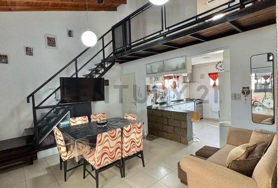 VENTA PH 4 AMBIENTES EN VILLA BONICH.LUMINOSO