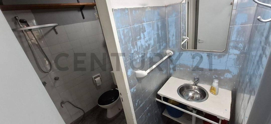 Foto de Venta/Permuta LOCAL COMERCIAL - Parque Chacabuco, imagen 3