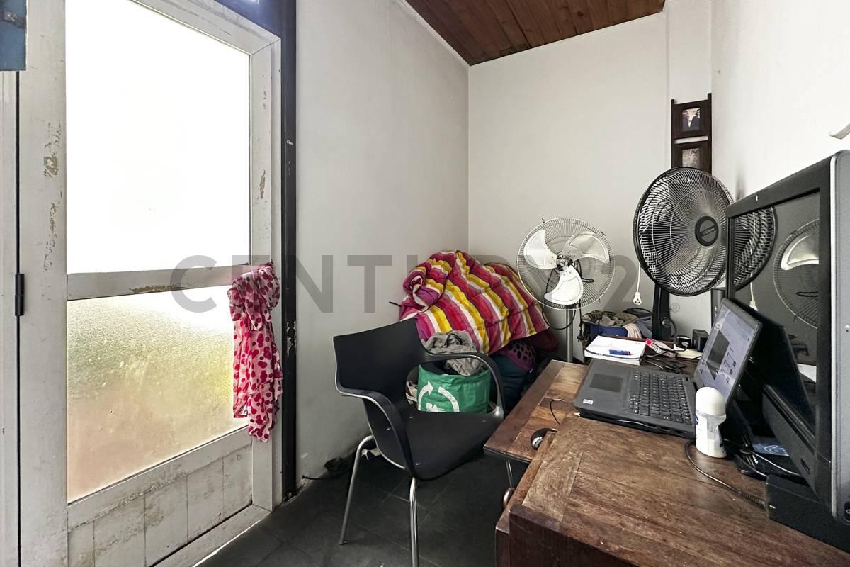 Foto de Casa a refaccionar / Lote con potencial constructivo / acepta permuta, imagen 4