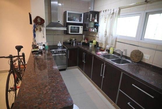 VENTA CASA 4 AMB CON PILETA EN GUERNICA