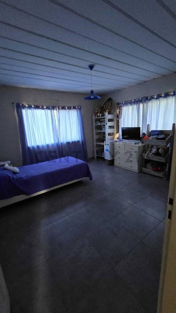 VENTA CASA 4 AMB. EN ITUZAINGÓ PILETA, PARRILLA - ACEPTA PRMUTA