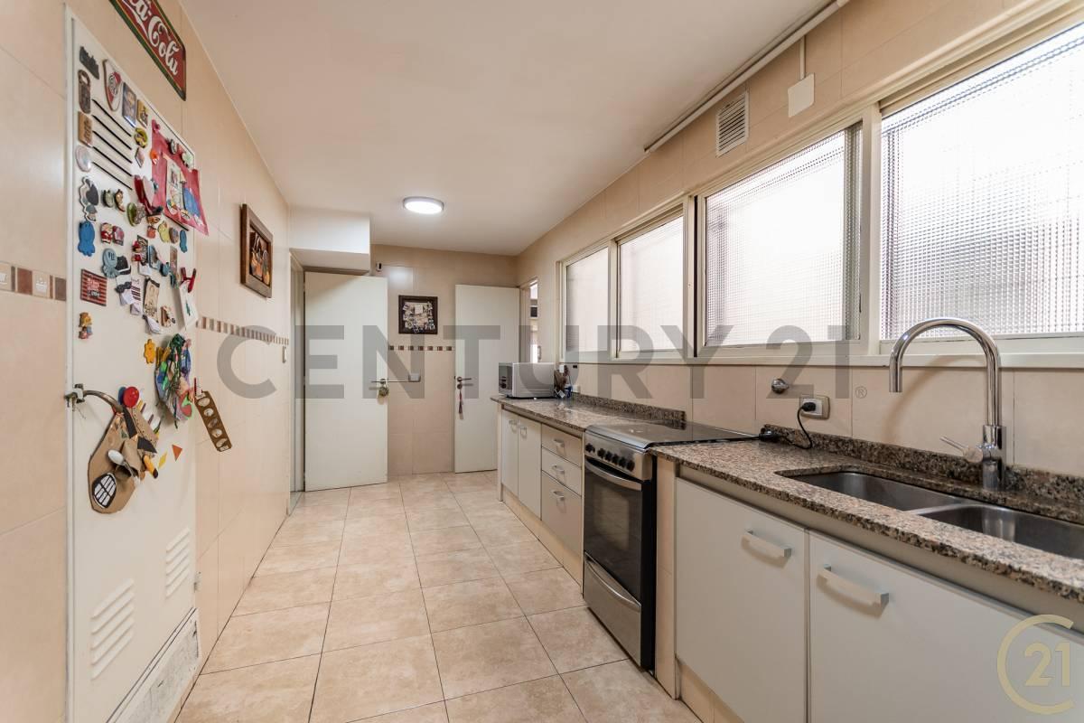 Venta departamento 5 ambientes c/ balcon y baulera - Villa Gral Mitre