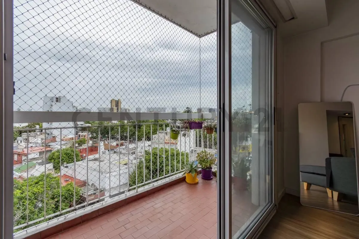 VENTA Depto 3 amb al frente con balcón - Monte Castro 2
