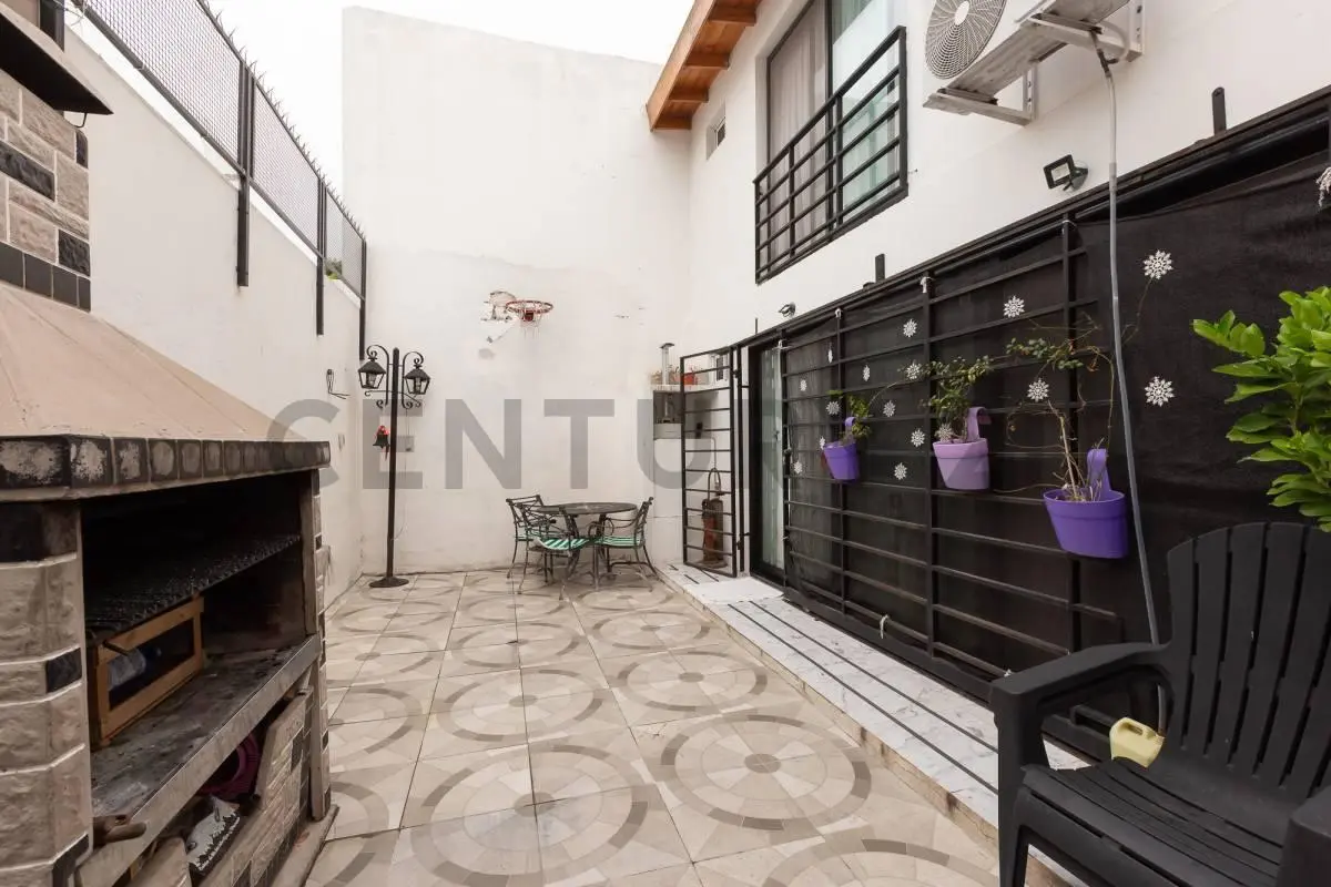 VENTA PH 2 AMB C/PATIO y PARRILLA, SAENZ PEÑA- ACEPTA PERMUTA 1