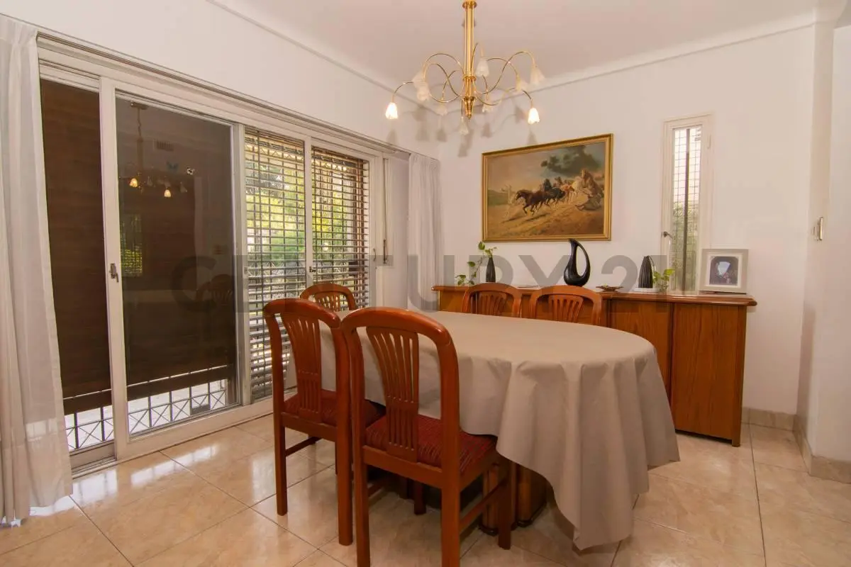 VENTA Casa 7 Ambientes con Parque, Pileta y Quincho | Ciudad Jardín - Acepta permuta 2