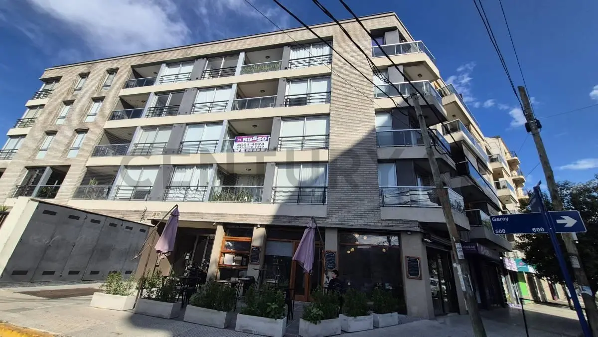 Venta de Excelente Departamento 4 Ambientes en Ramos Mejía 2