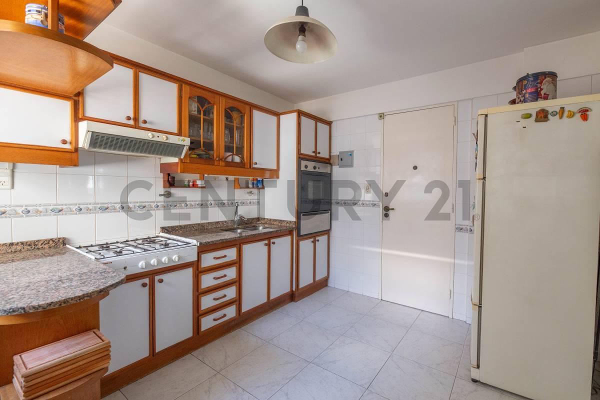 Foto de VENTA departamento 4 amb. con balcon en Balvanera, imagen 2