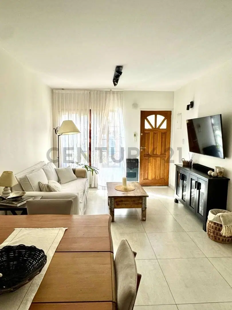 HERMOSO TRIPLEX EN VENTA - EN HAEDO 2