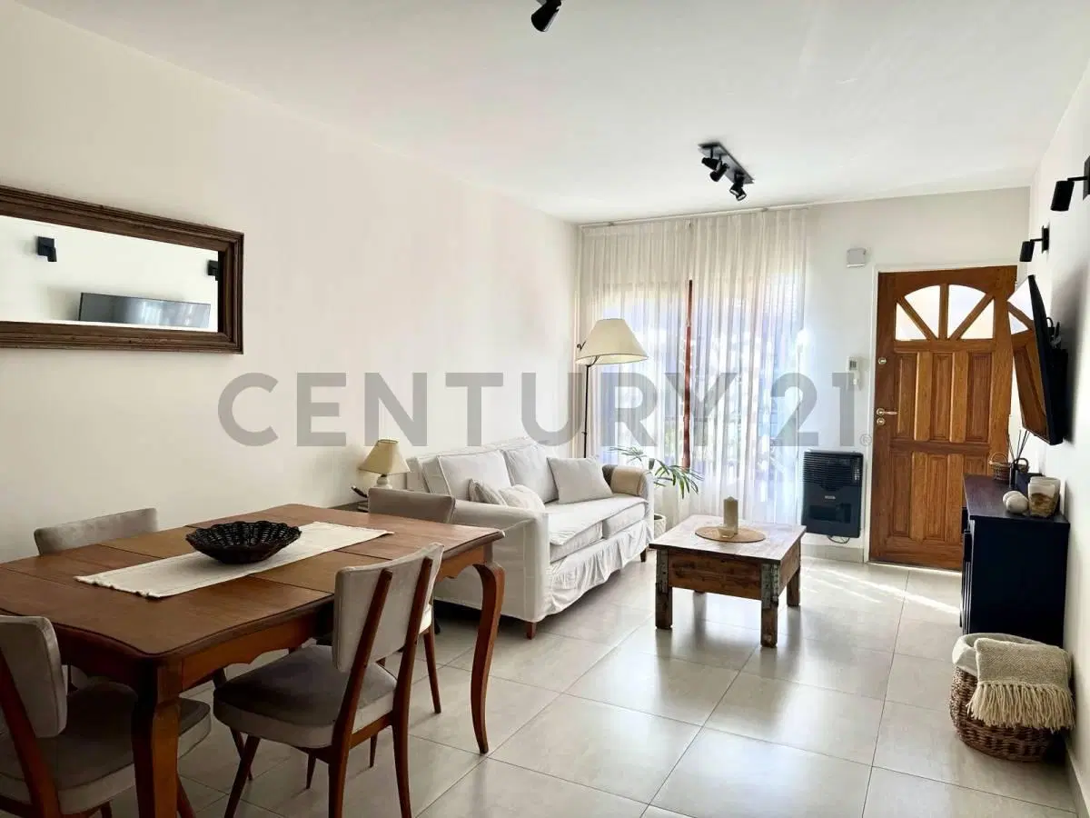 HERMOSO TRIPLEX EN VENTA - EN HAEDO 3