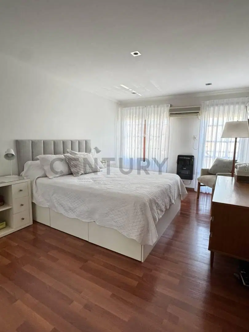 HERMOSO TRIPLEX EN VENTA - EN HAEDO 8