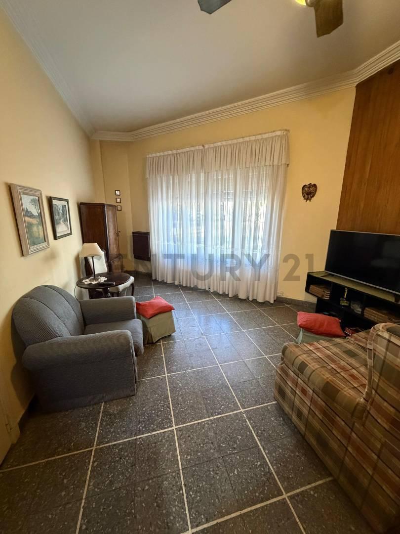 Venta PH 3 ambientes en planta baja con doble cochera y patio | Caseros - Acepta permuta