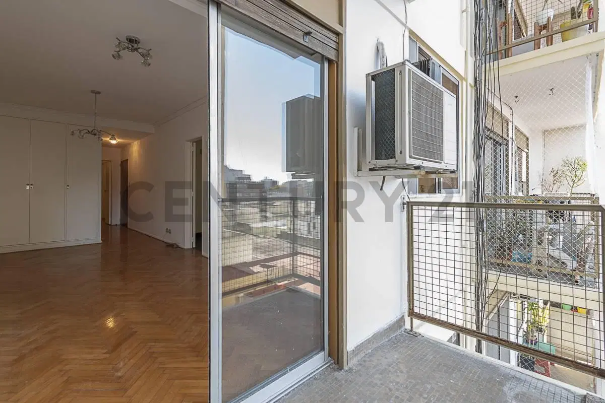 Venta 2 ambientes con balcón - Almagro 4