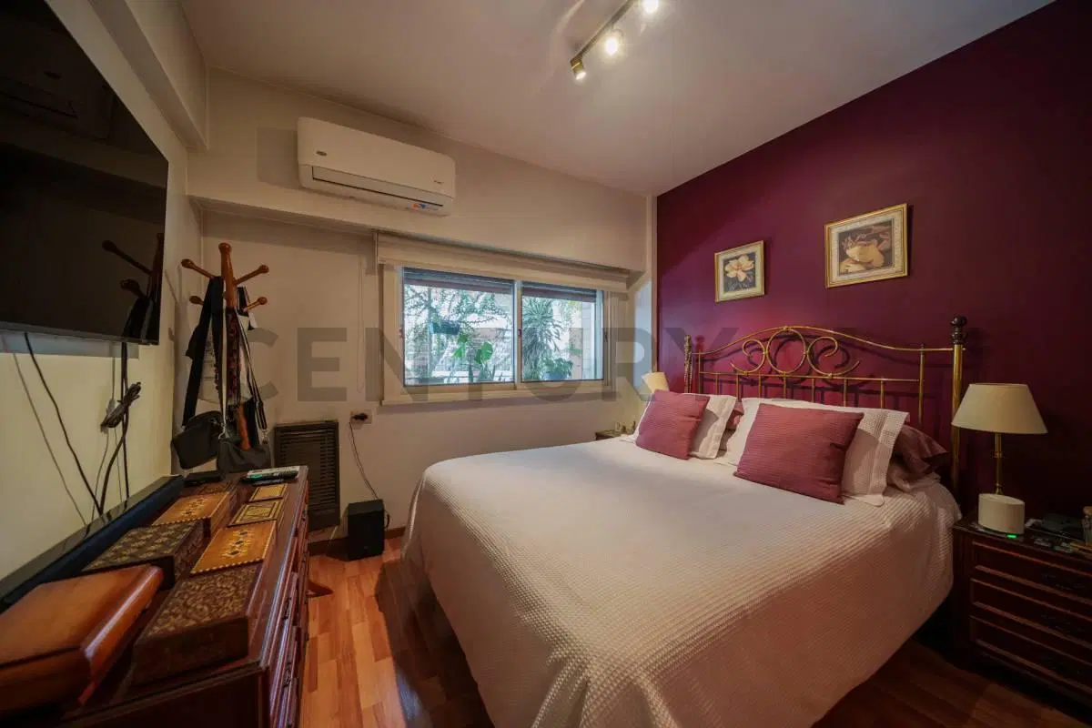 VENTA Depto 3 amb + dependencia con cochera y patio - Flores 2