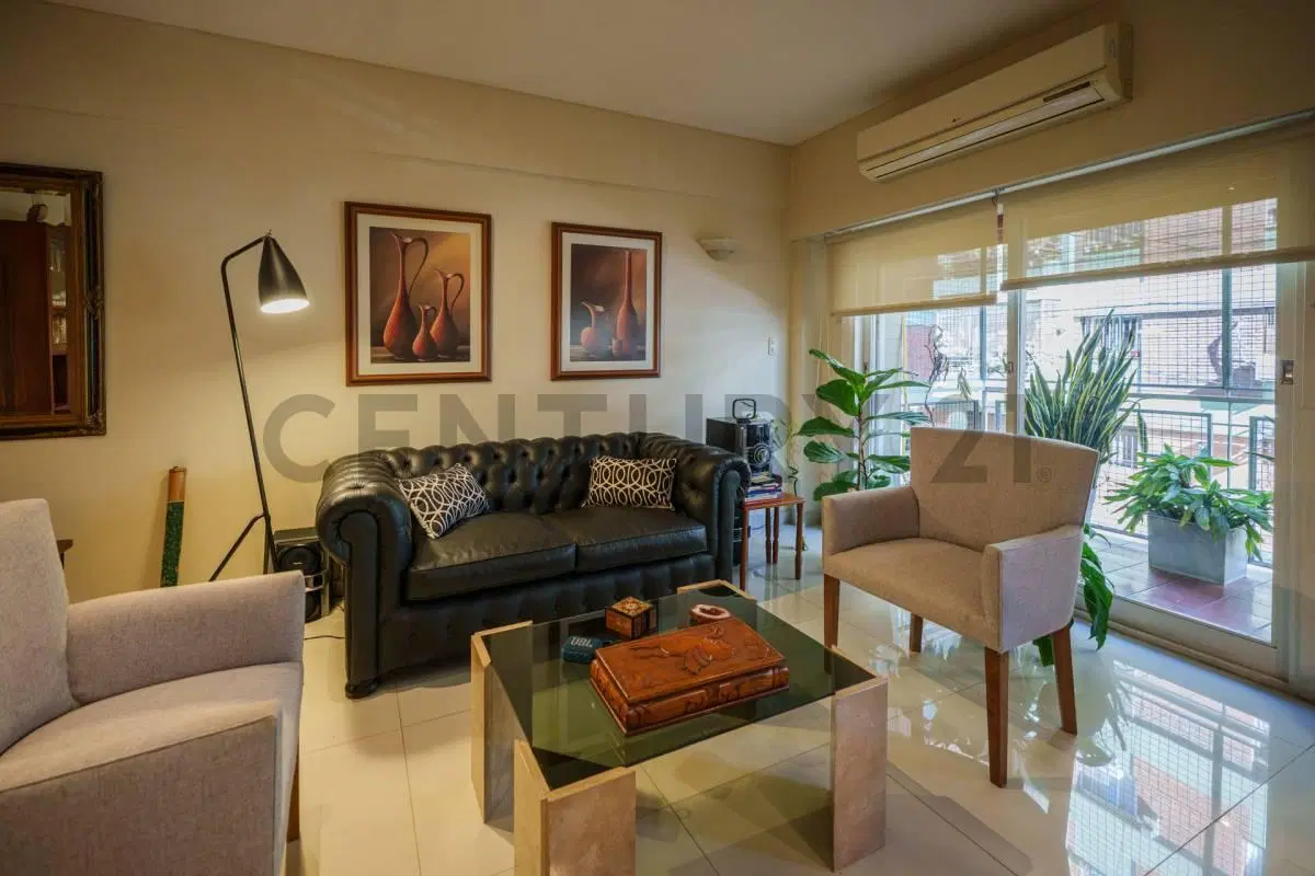 VENTA Depto 3 amb + dependencia con cochera y patio - Flores 3