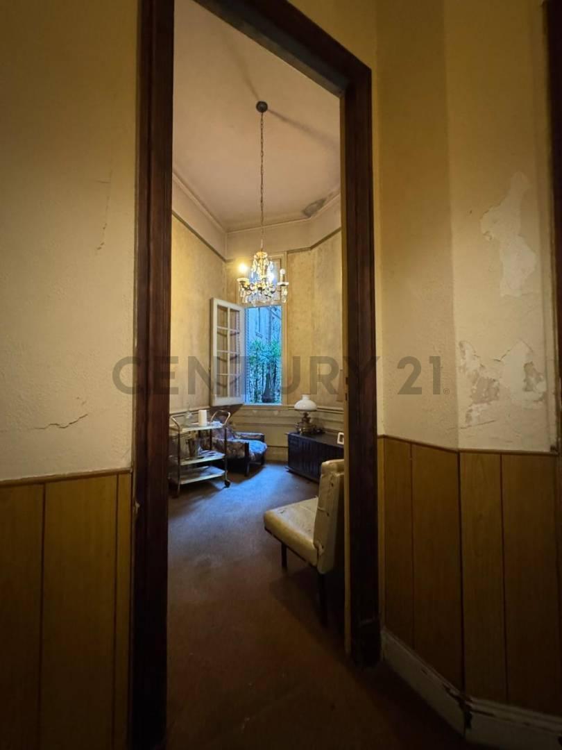 Foto de VENTA DEPARTAMENTO 5 AMBIENTES BALVANERA/RECOLETA, imagen 4