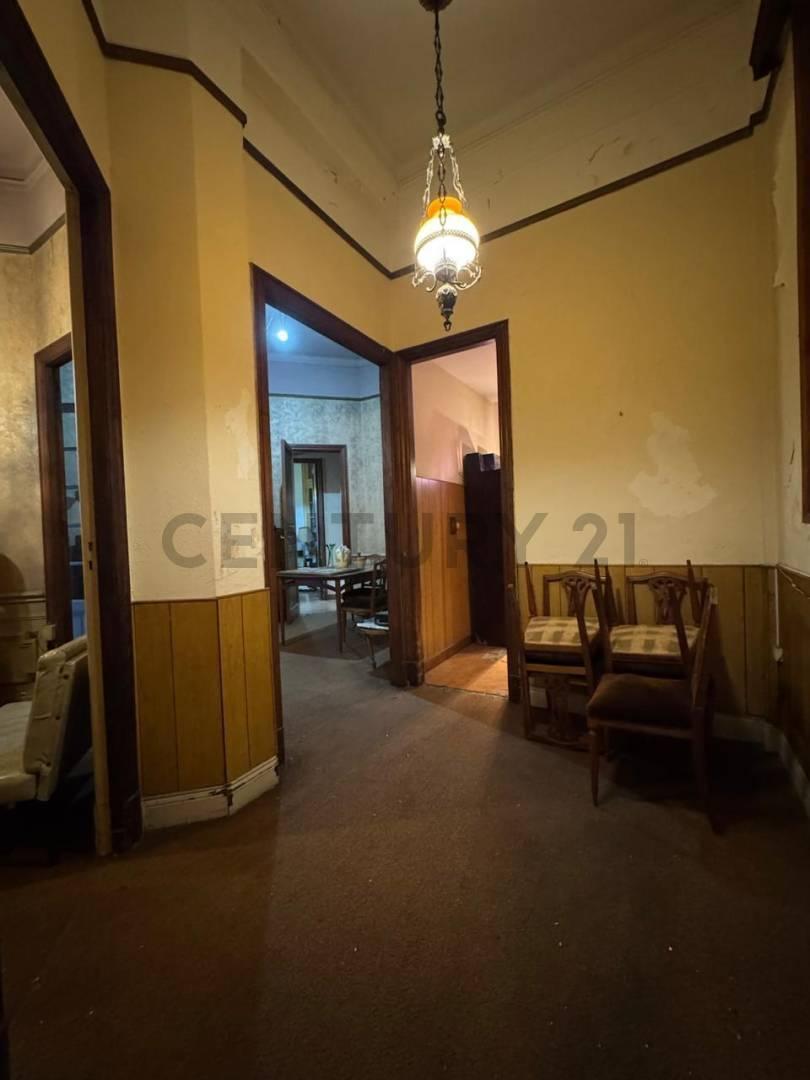 VENTA DEPARTAMENTO A REFACCIONAR 5 AMBIENTES BALVANERA/RECOLETA