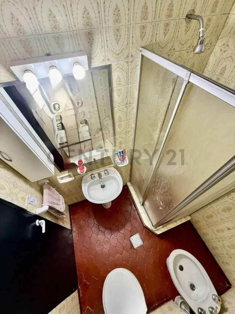 VENTA EN V. SANTA RITA 2 AMBIENTES. BAJAS EXPENSAS-BALCÓN Y PATIO- MUY BIEN MANTENIDO 3