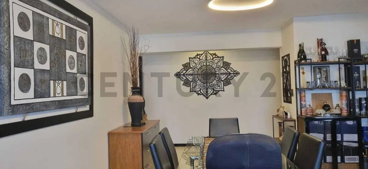 DEPARTAMENTO EXCLUSIVO CON TERRAZA PROPIA Y DOS COCHERAS 4