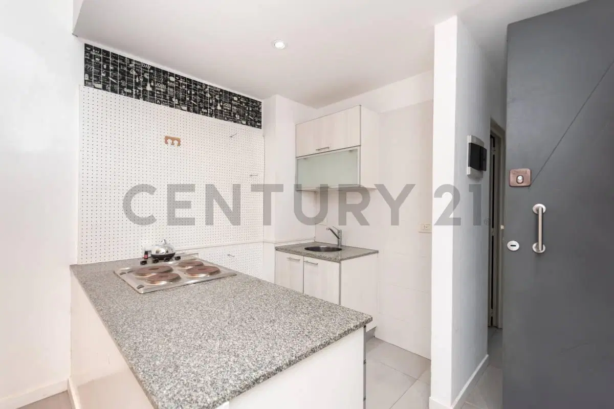 Venta Departamento 2 ambientes con patio y 2 baños completos en excelente ubicación. 3