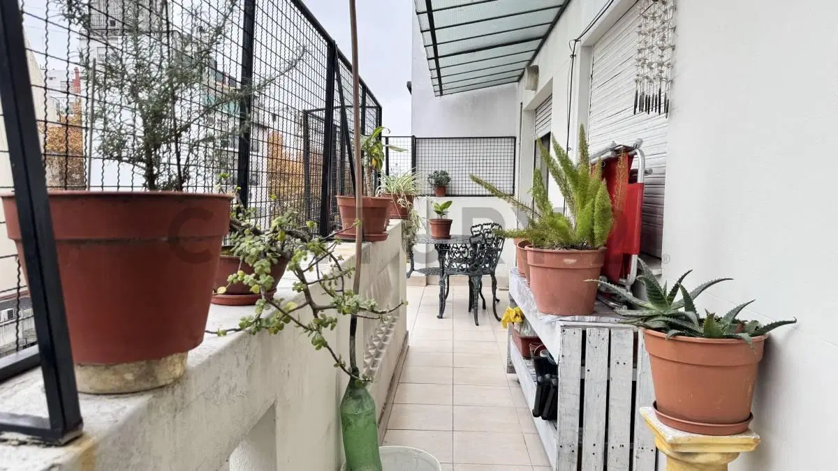 Venta 3 Amb con Dependencia y Balcon en L - 90m² cub. - Ubicación Estratégica Almagro 3