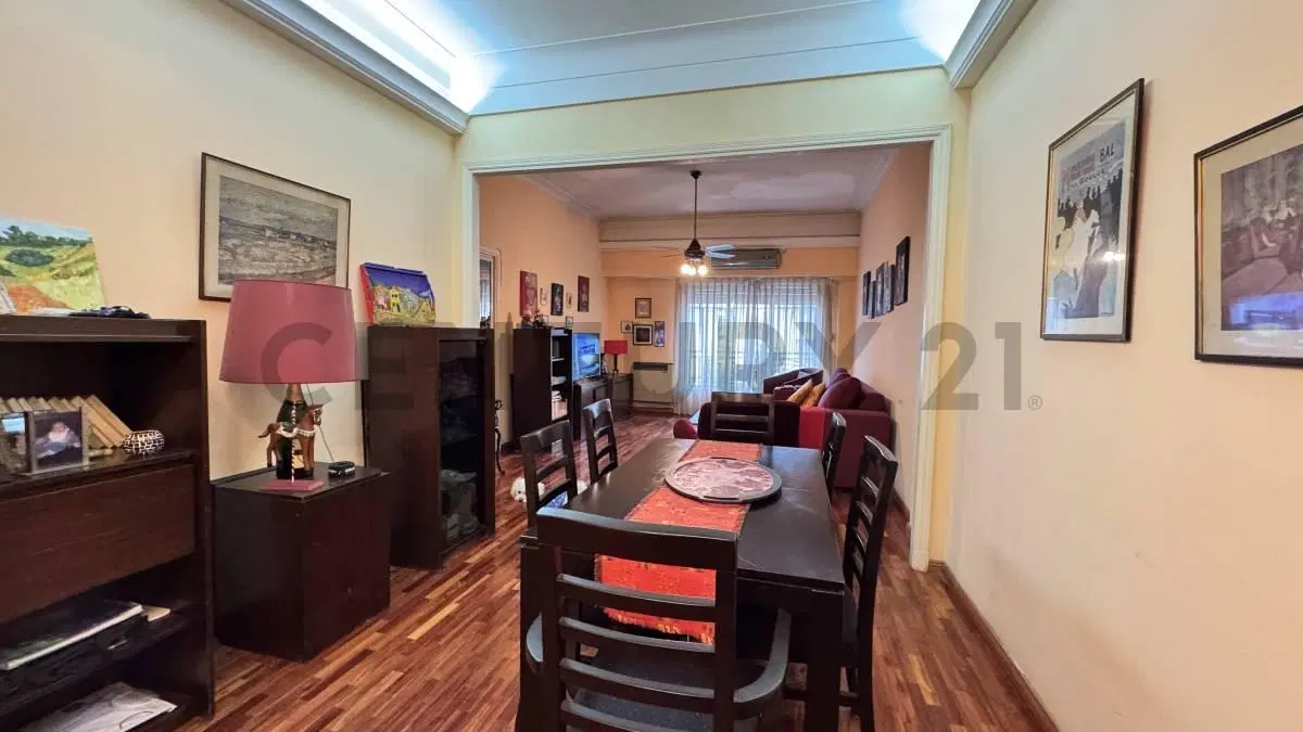 Venta 3 Amb con Dependencia y Balcon en L - 90m² cub. - Ubicación Estratégica Almagro 5