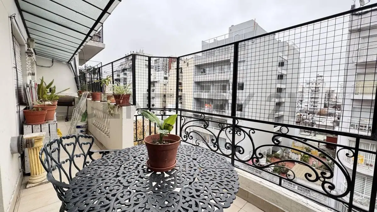 Venta 3 Amb con Dependencia y Balcon en L - 90m² cub. - Ubicación Estratégica Almagro 2
