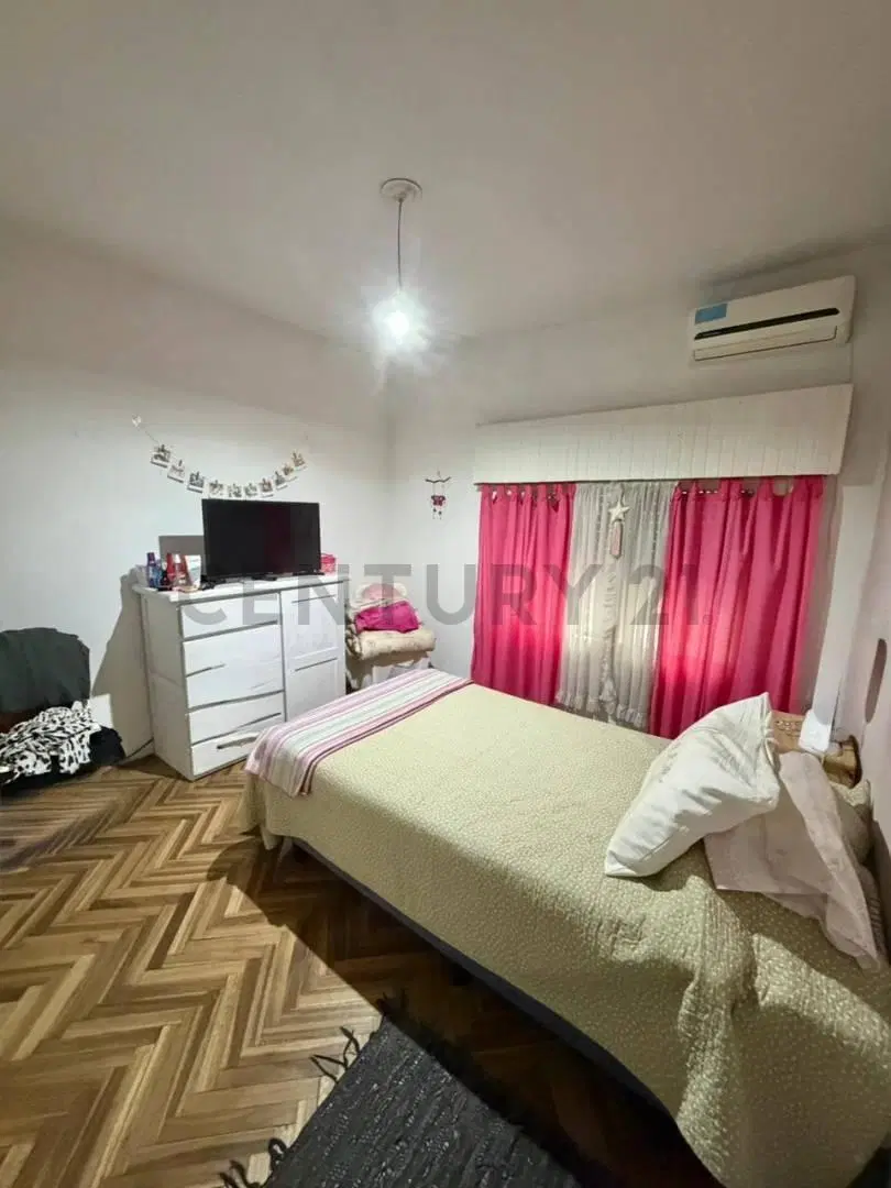 VENTA CASA 3 AMB C/JARDIN EN LOTE PROPIO. VILLA BALLESTER 2