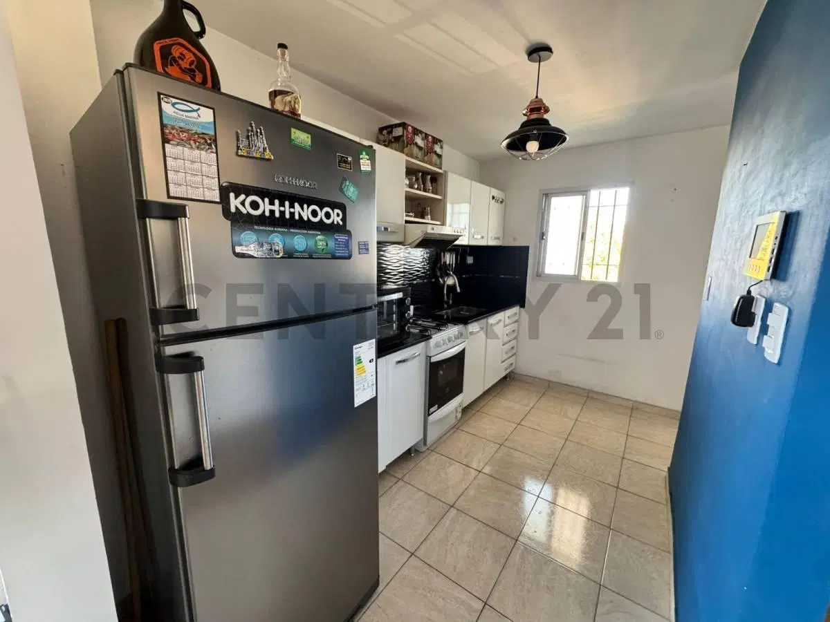 Venta Amplio Departamento en Dos Plantas con Terraza y Balcones en Caseros 5