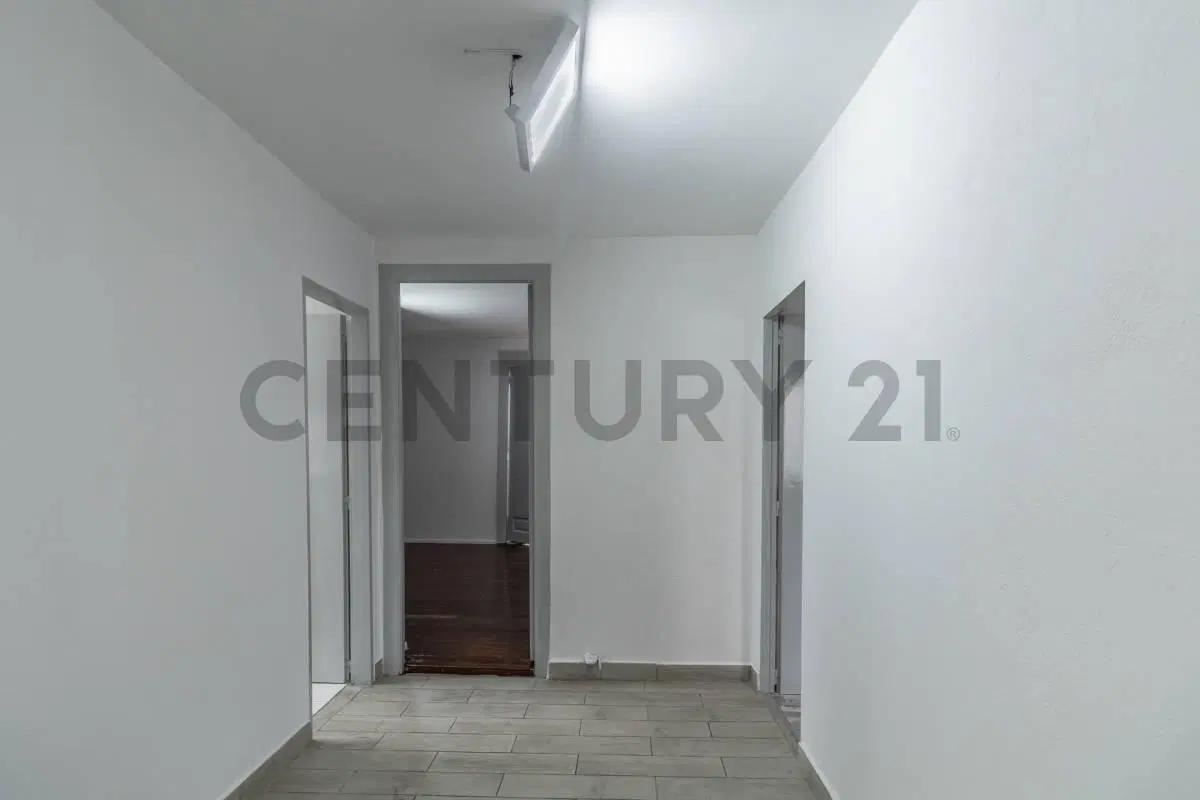 Departamento 3 ambientes con balcon terraza en Flores 5