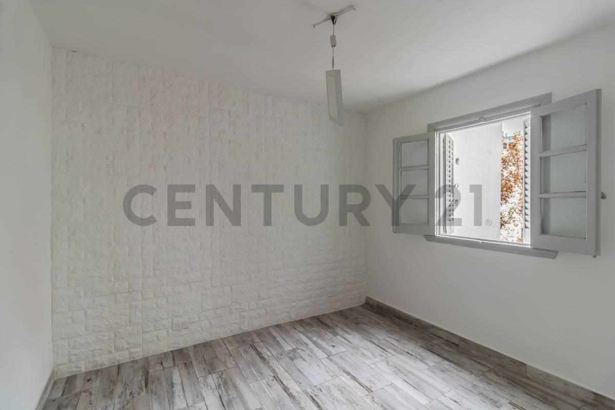Foto de Departamento 3 ambientes con balcon terraza en Flores, imagen 5