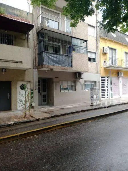 VENTA DE DEPARTAMENTO DE 2 AMBIENTES CON BALCON DEPENDENCIA DE SERVICIO 3