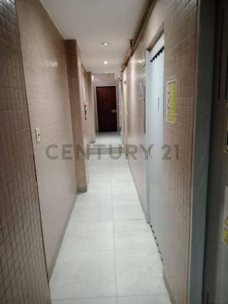 Foto de VENTA DE DEPARTAMENTO DE 2 AMBIENTES CON BALCON DEPENDENCIA DE SERVICIO, imagen 2