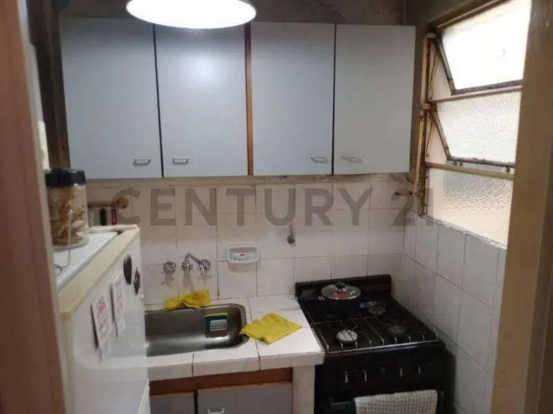 VENTA DE DEPARTAMENTO DE 2 AMBIENTES CON BALCON DEPENDENCIA DE SERVICIO 4