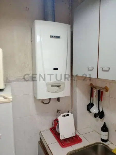 VENTA DE DEPARTAMENTO DE 2 AMBIENTES CON BALCON DEPENDENCIA DE SERVICIO 8