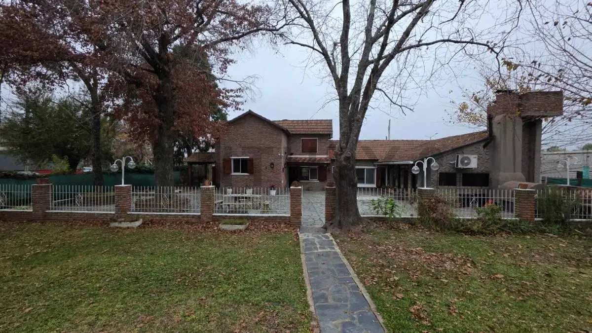 Casa de 5 ambientes con pileta y quincho en Los Cardales 4