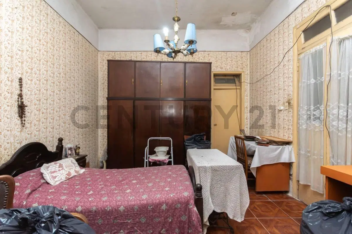 Venta PH a refaccionar 4 Ambientes con Cochera, Terraza y Patio – Entrada Independiente avellaneda 3
