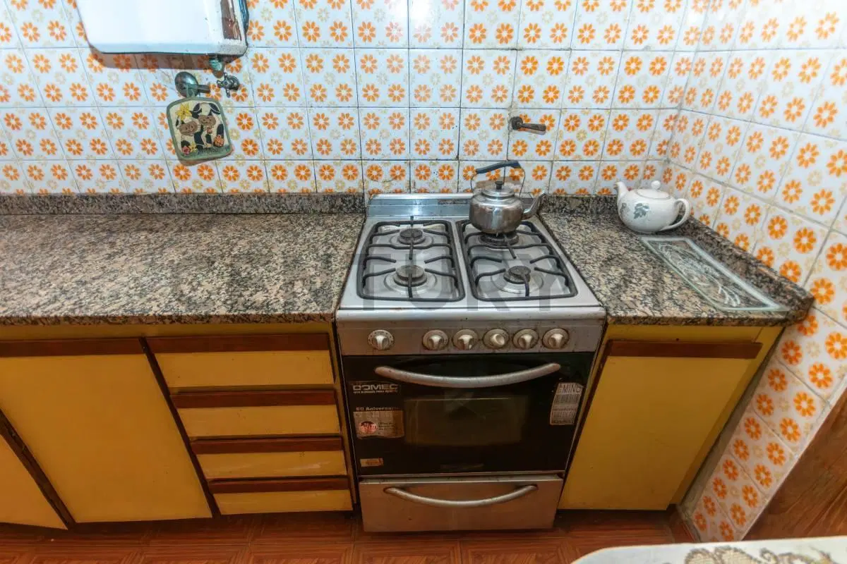 Venta PH a refaccionar 4 Ambientes con Cochera, Terraza y Patio – Entrada Independiente avellaneda 5