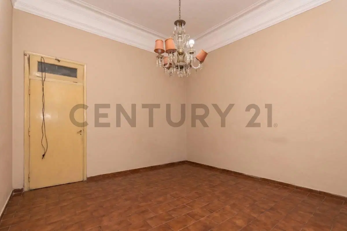 Venta PH a refaccionar 4 Ambientes con Cochera, Terraza y Patio – Entrada Independiente avellaneda 2